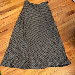 A Line Anne Klein Black rayon a line long skirt- size 6